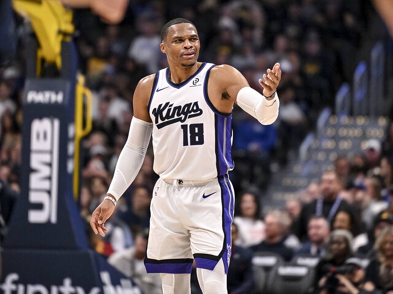 英超战报：沃特金斯、范黑克均双响，布莱顿3-4阿斯顿维拉（英超综述：沃特金斯与范黑克梅开二度，维拉4-3客胜布莱顿）